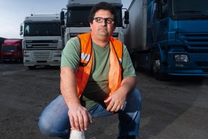 Reflexiones muy profundas, aunque subidas de tono, propuestas claras y concisas las que nos explica nuestro amigo Antonio Ruiz, el camionero indignado.