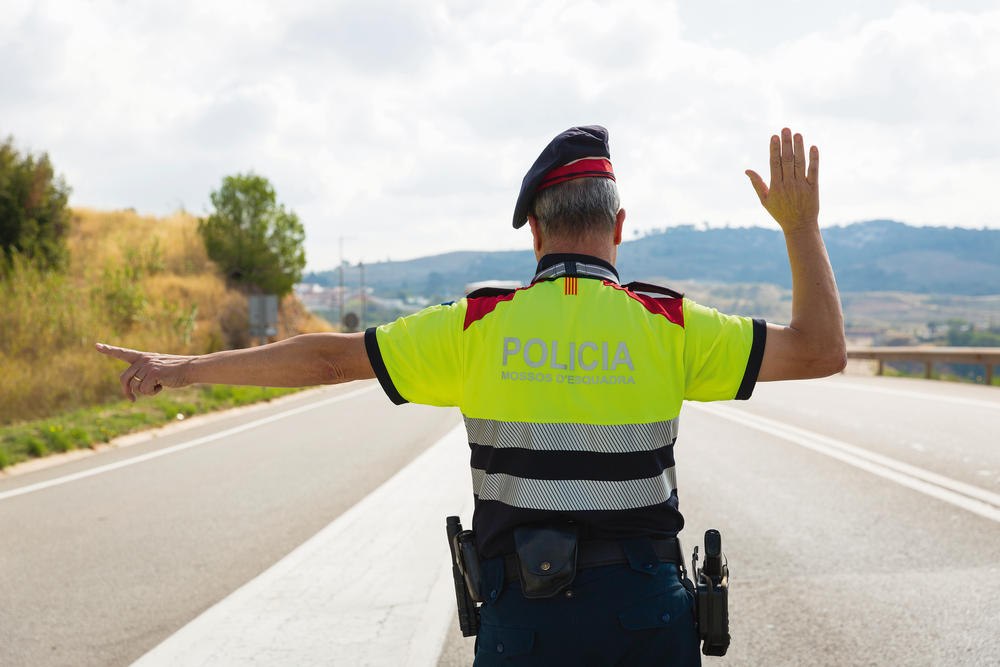 Transportistas catalanes denuncian los cortes en la AP-7 por las protestas docentes