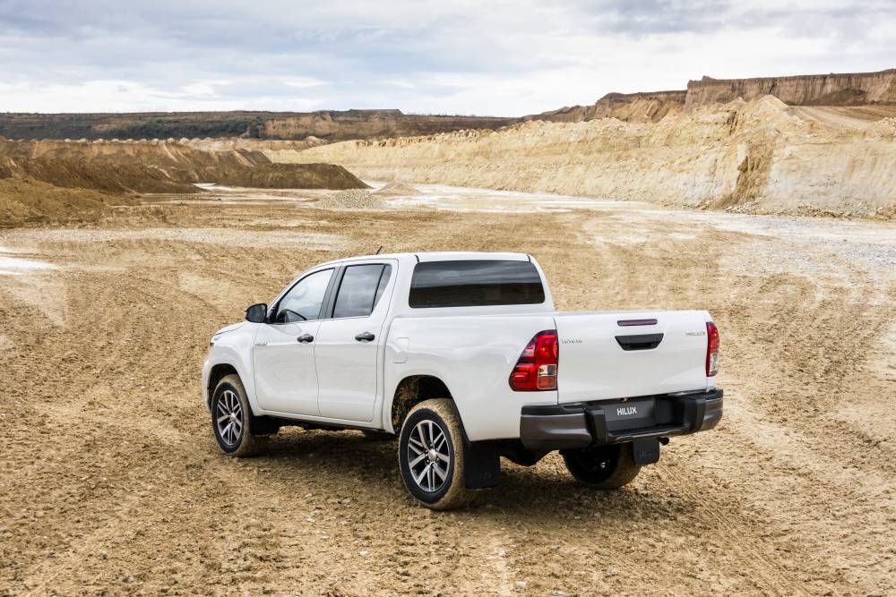 Toyota Hilux Legend Black