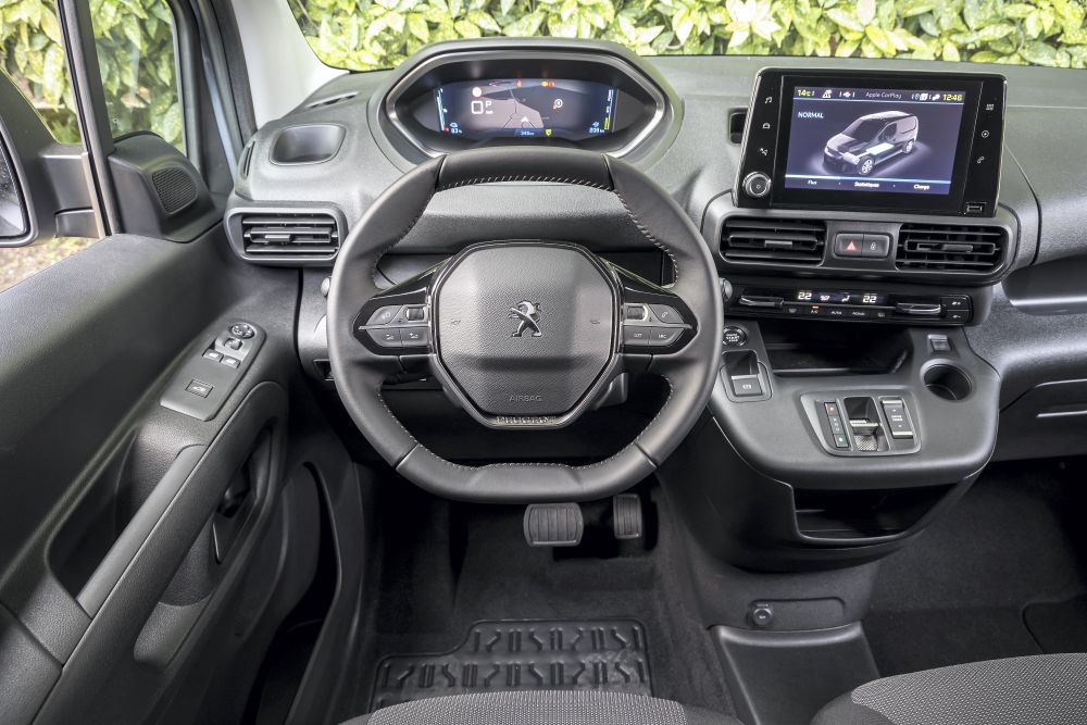 interior peugeoit