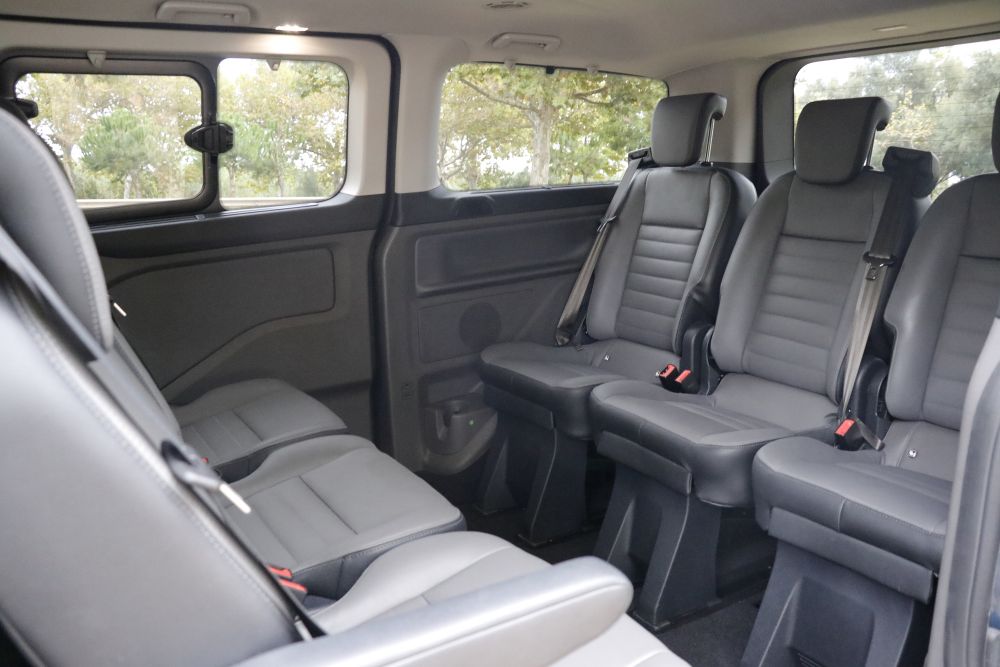 interior ford tourneo custom