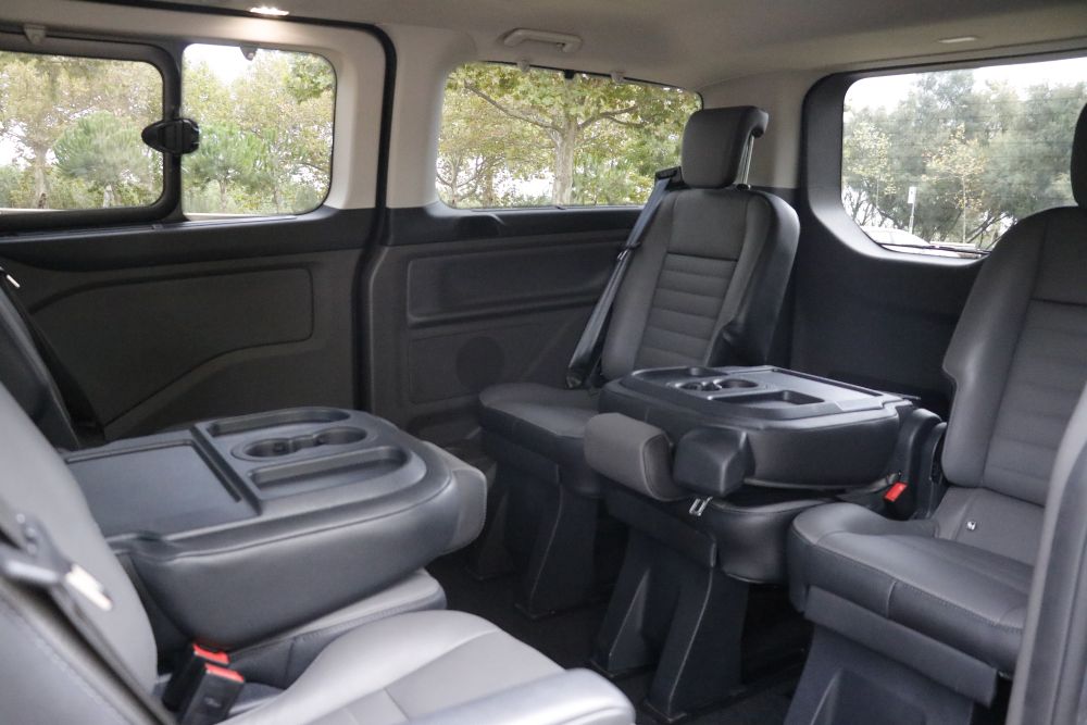 interior ford tourneo custom