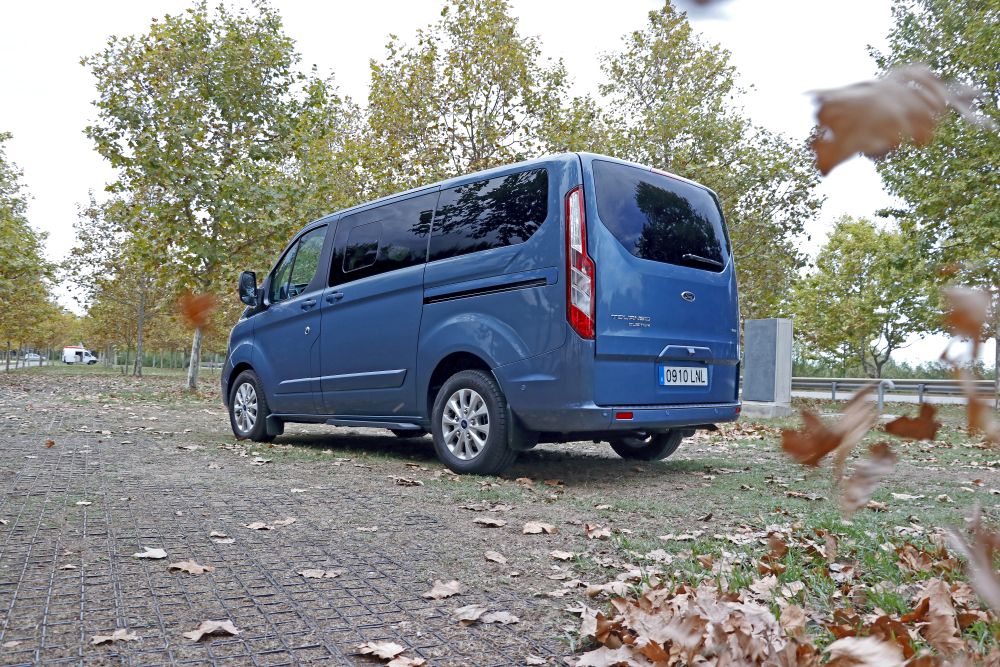 ford tourneo custom