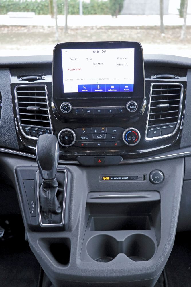 interior ford tourneo custom
