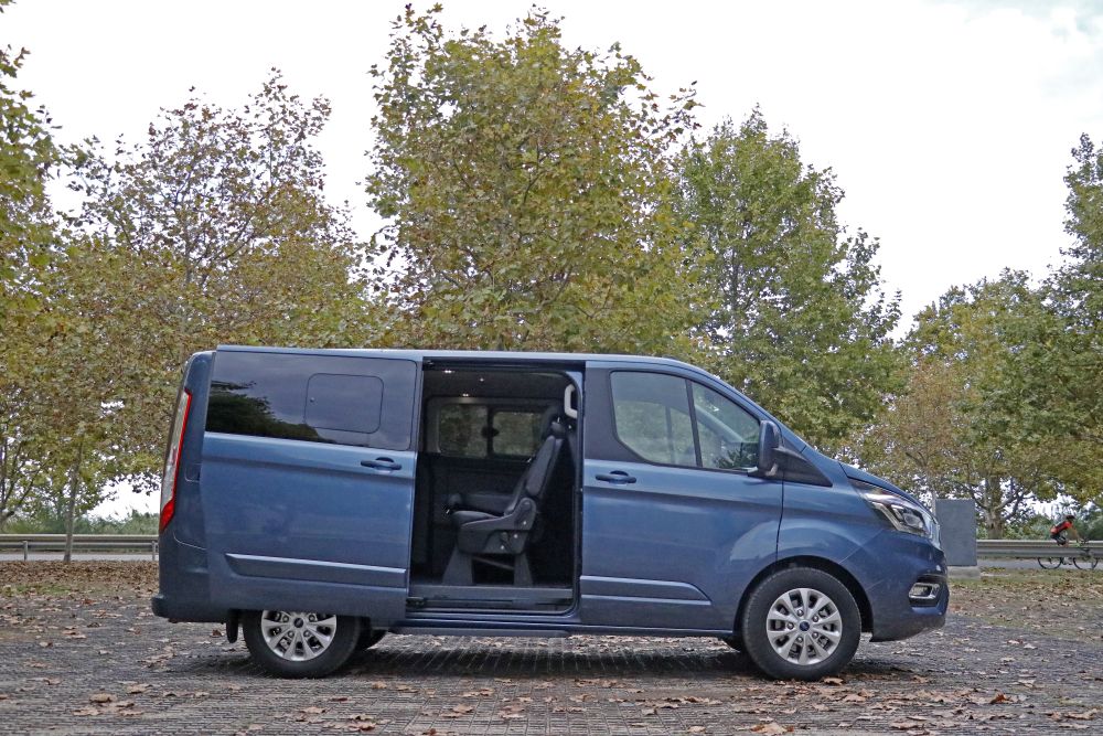 ford tourneo custom