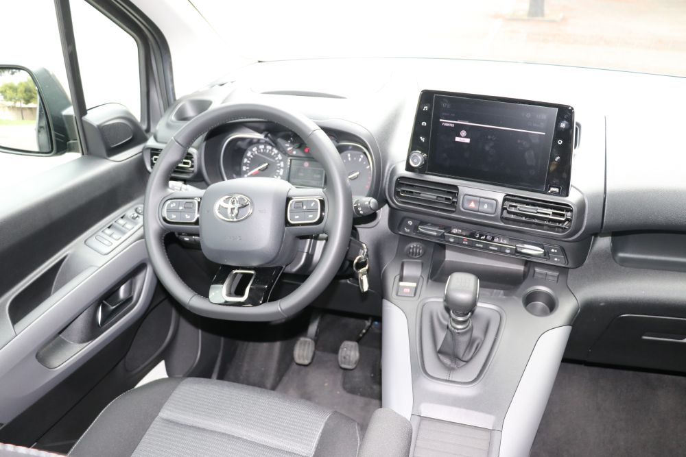 toyota proace interior
