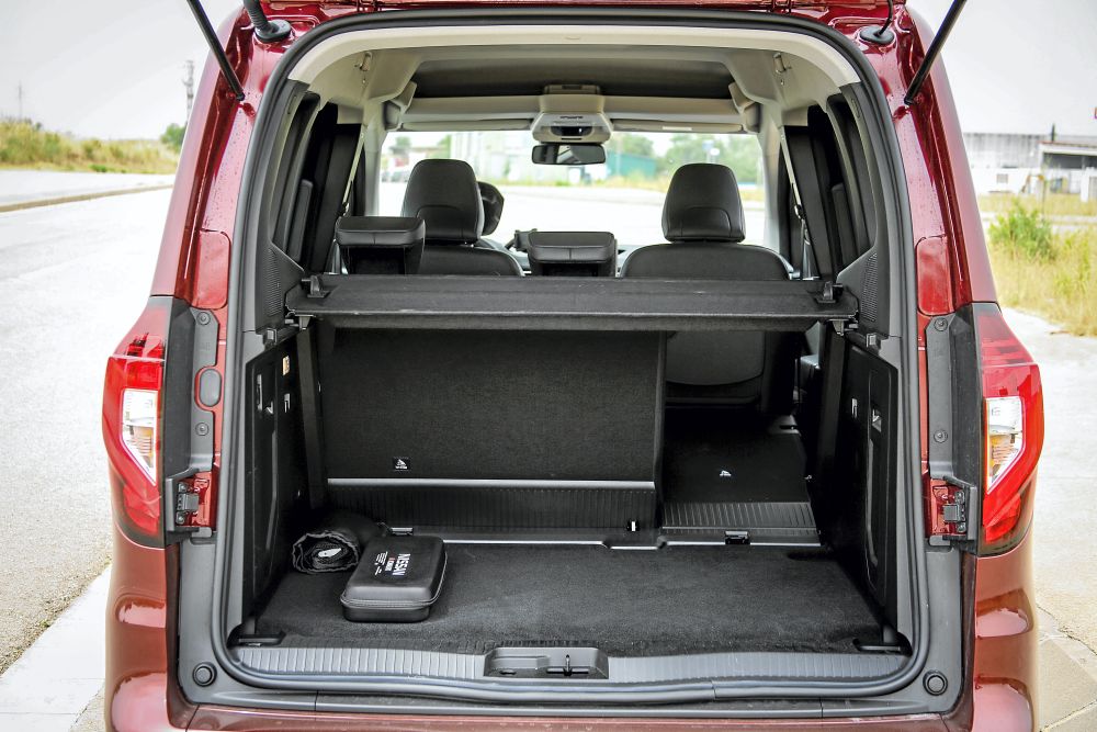 interior nissan townstar