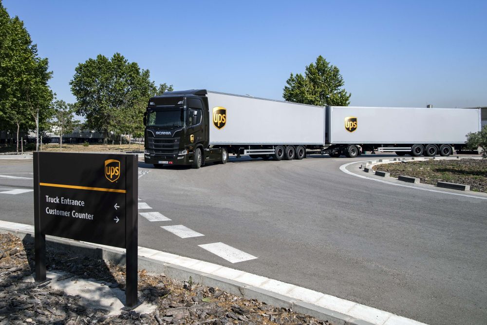ups duotrailer