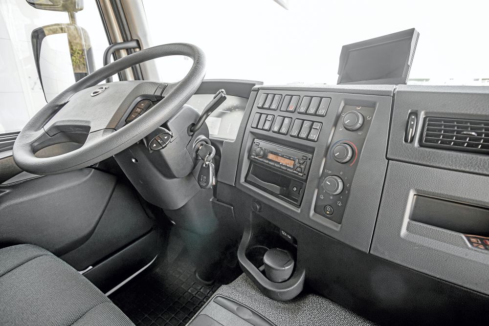 Probamos El Volvo FE 6X2 Electric SoloCamion es