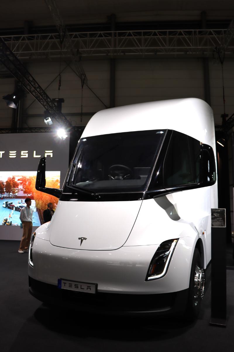 tesla semi