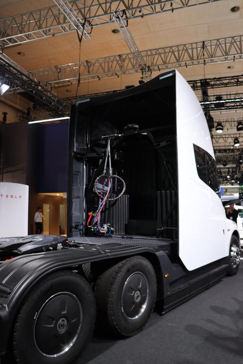 tesla semi