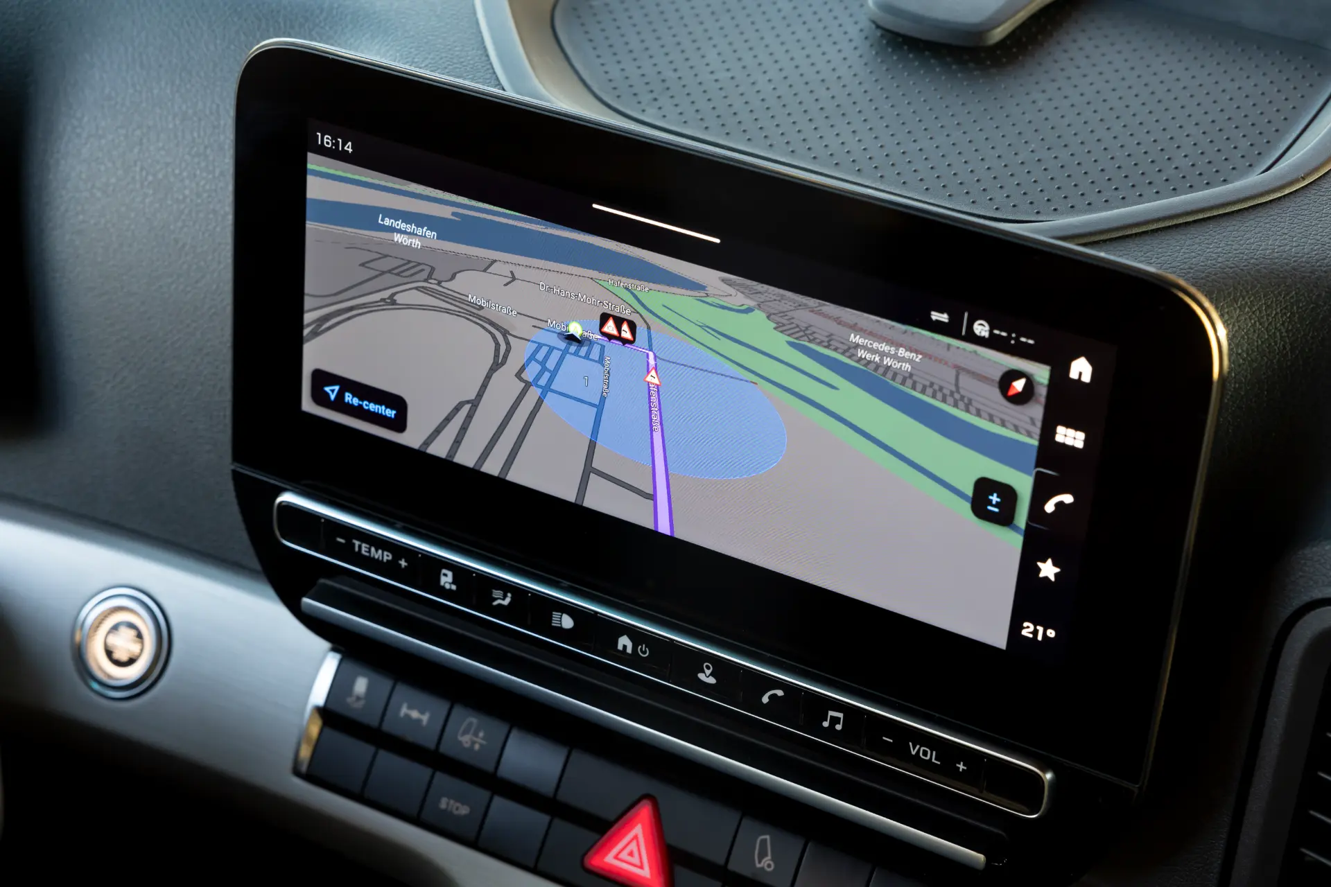 Avisos de tráfico conectados en camión Mercedes-Benz