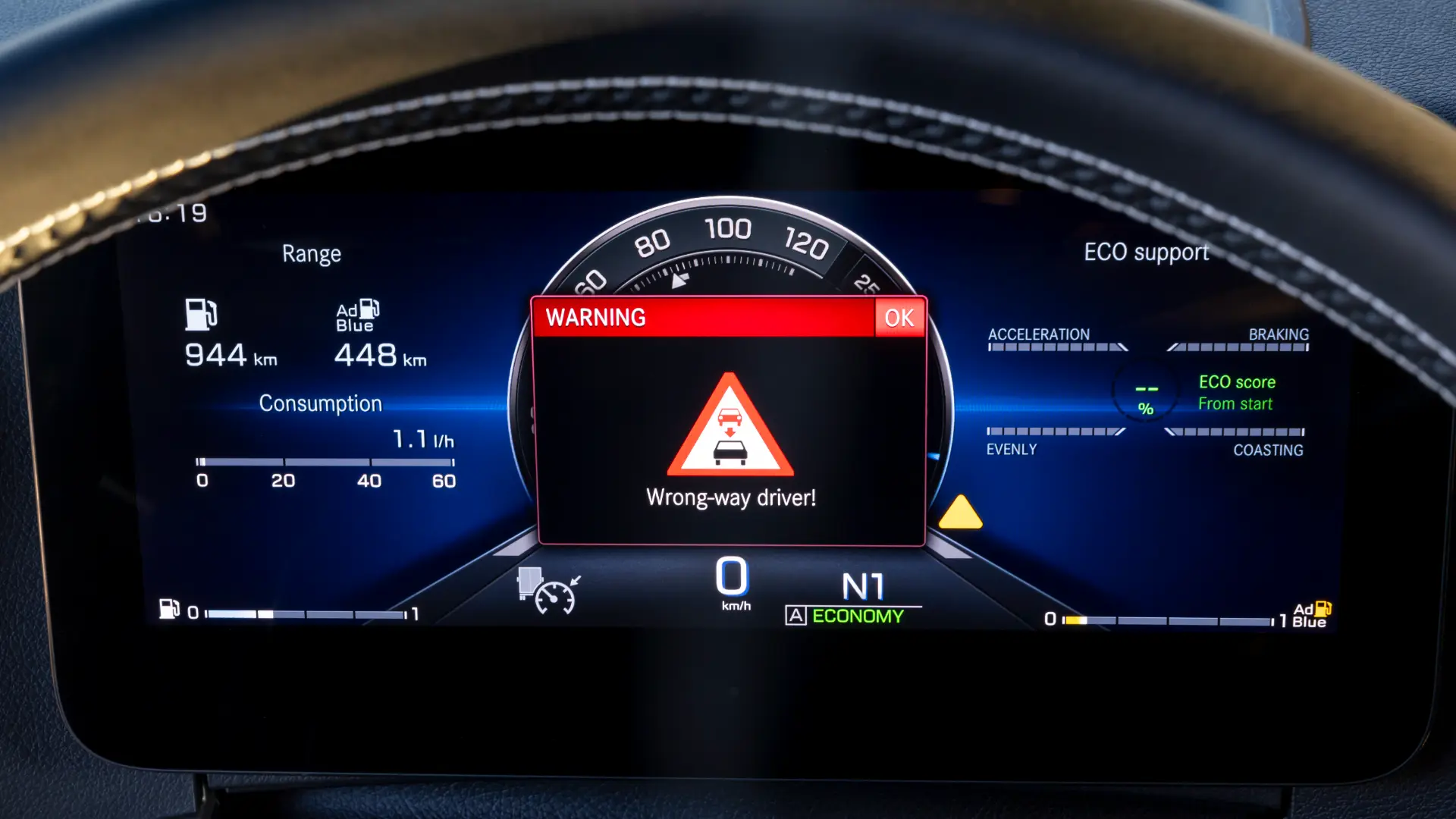 Avisos de tráfico conectados en camión Mercedes-Benz