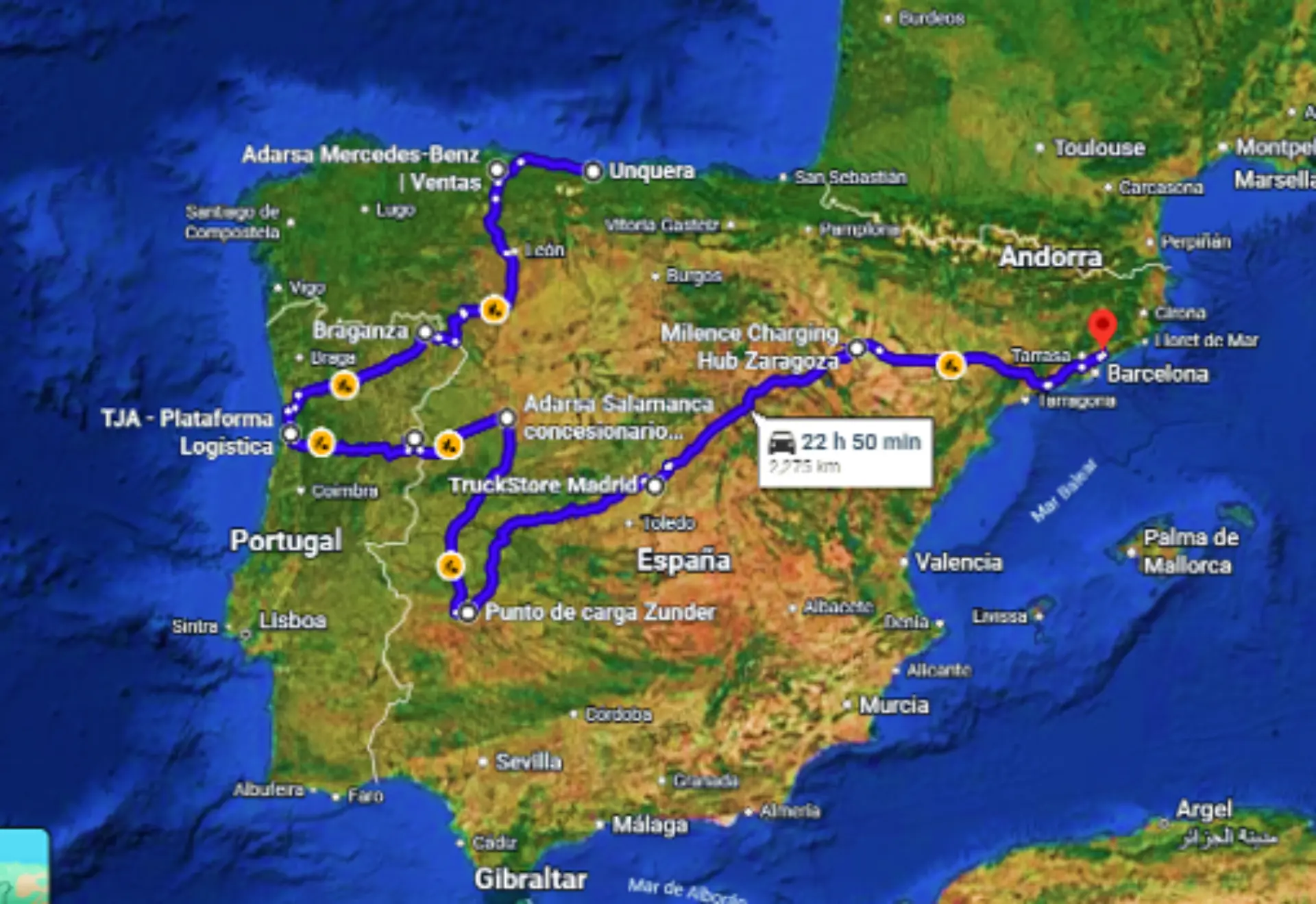 Mapa que muestra una ruta en coche de Lisboa a Barcelona con varias paradas de recarga de Zunder repartidas por España y Portugal, en el que se destaca el corredor «Conexión Iberia».